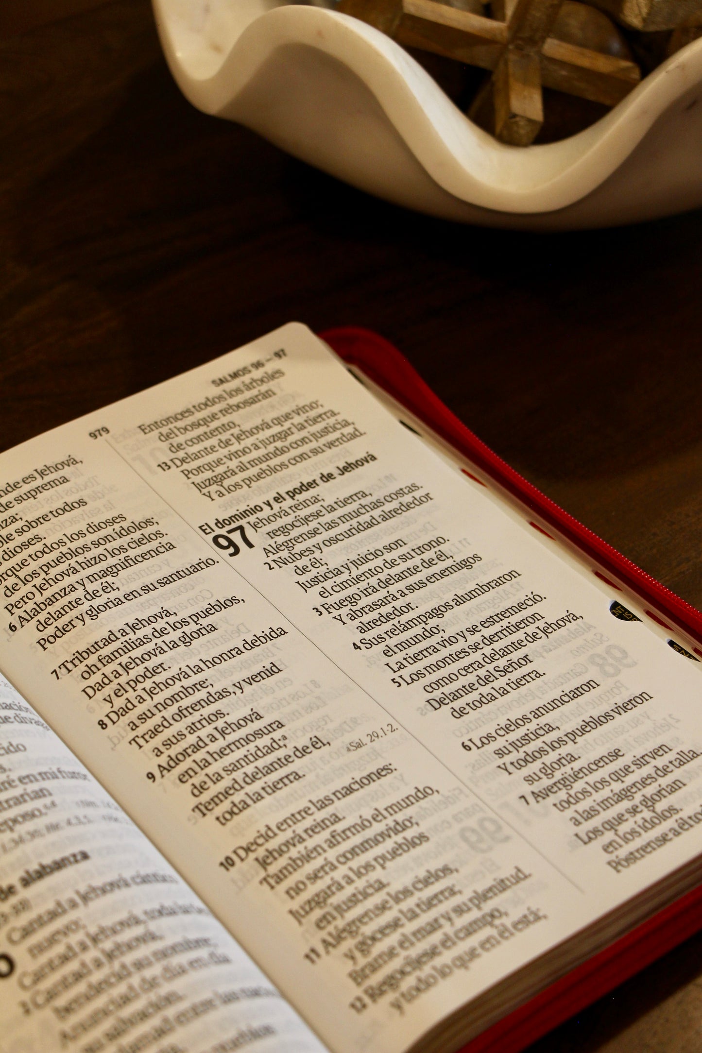 Holy Bible, Super Giant Print, Imitation Leather, Black/Brown