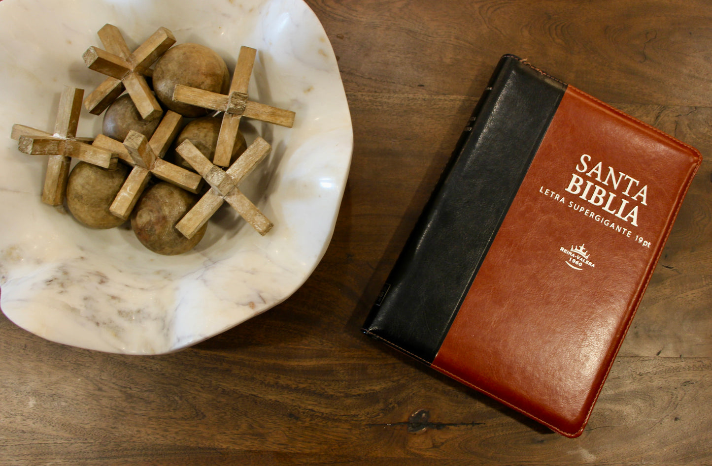 Holy Bible, Super Giant Print, Imitation Leather, Black/Brown 