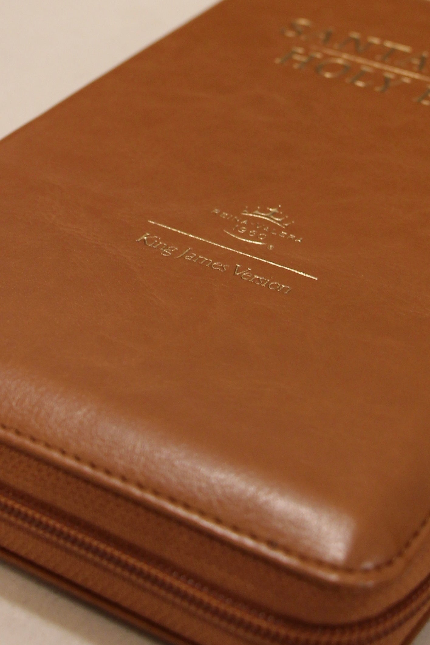 Biblia Bilingue / Caramelo / Manual / Letra Pequeña / Imitación Piel / With Index and Zipper / RVR 1960